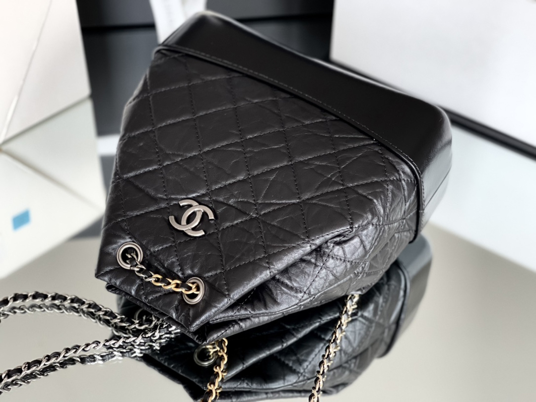 Chanel Gabrielle 23 × 10.5 × 22.5 cm black