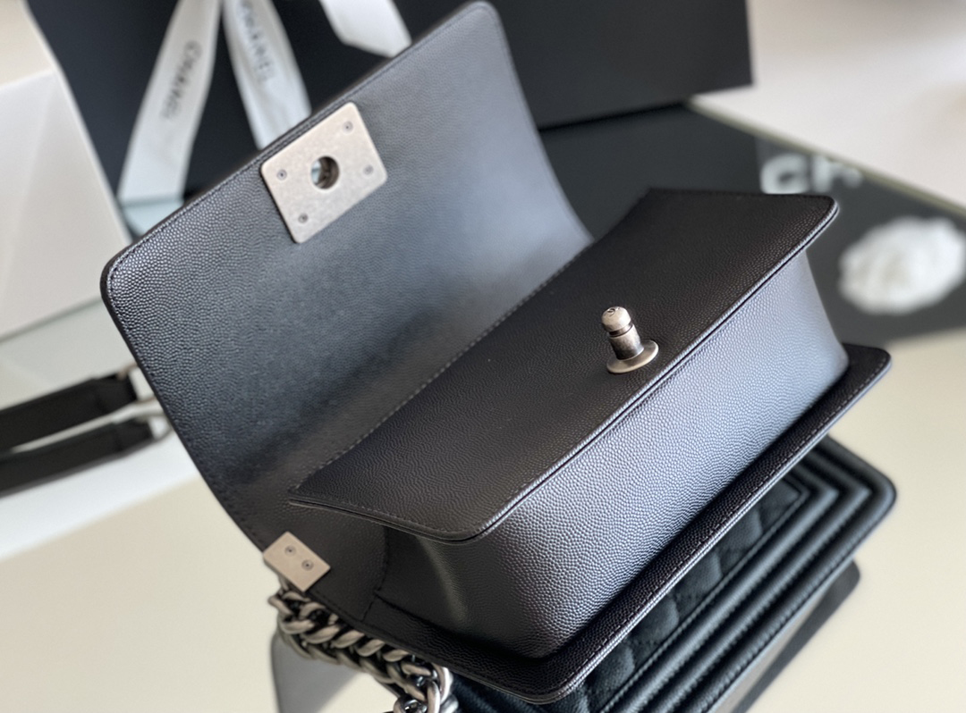 Chanel leboy 20× 12×7cm Black银扣 Chanel leboy 20× 12×7cm Black银扣