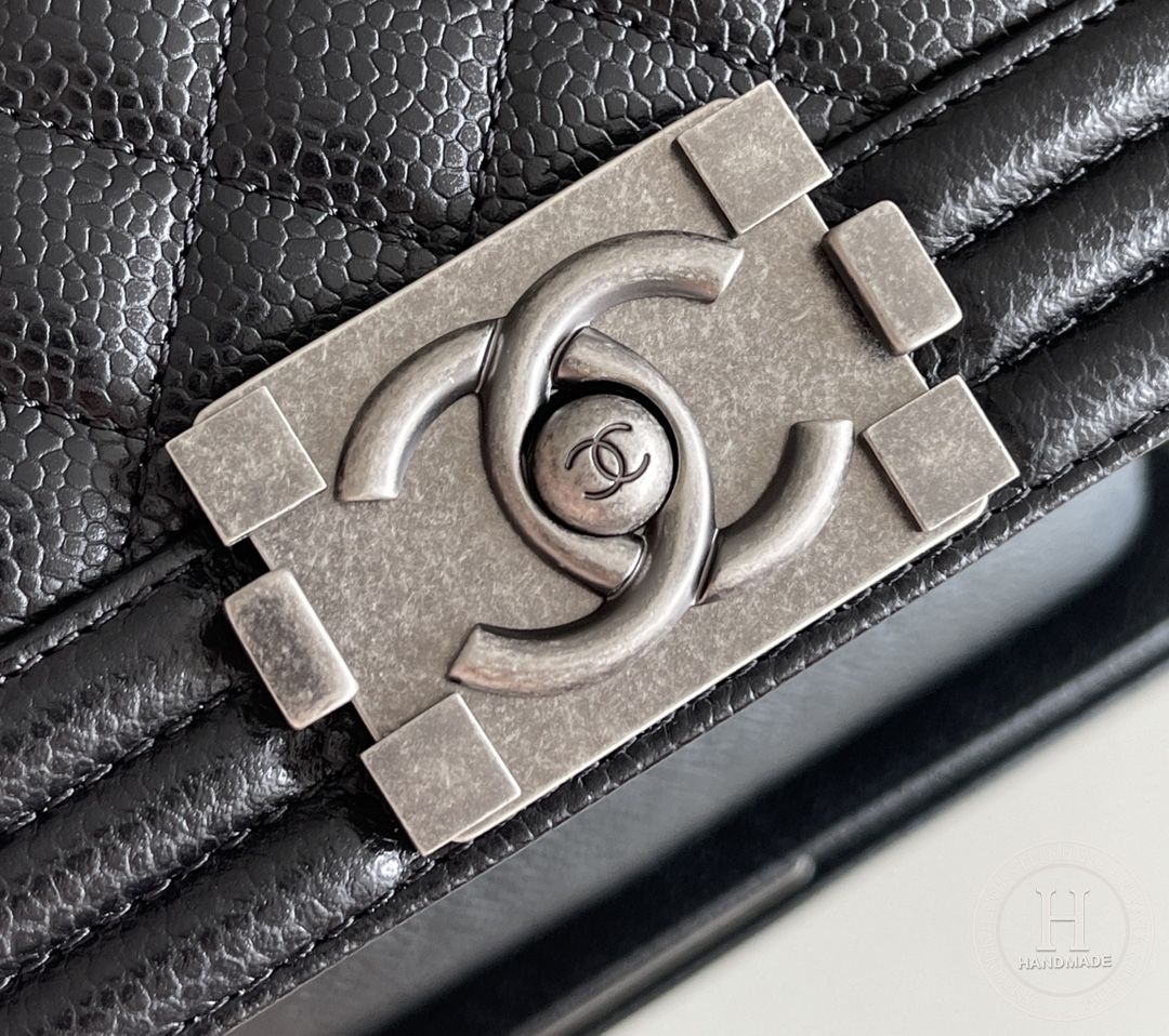 Chanel Leboy-12× 20.5×8.5cm black 银扣 Chanel Leboy-12× 20.5×8.5cm black 银扣