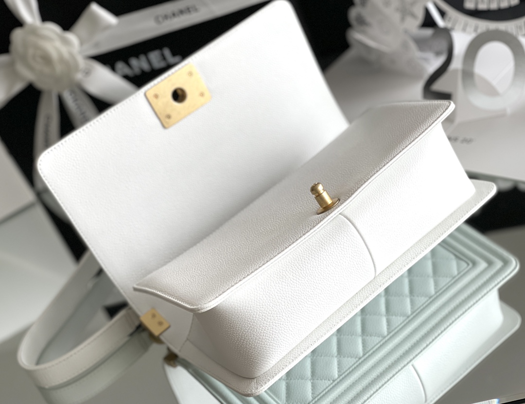 Chanel Leboy-15× 25×9cm  BLACK 砂金扣