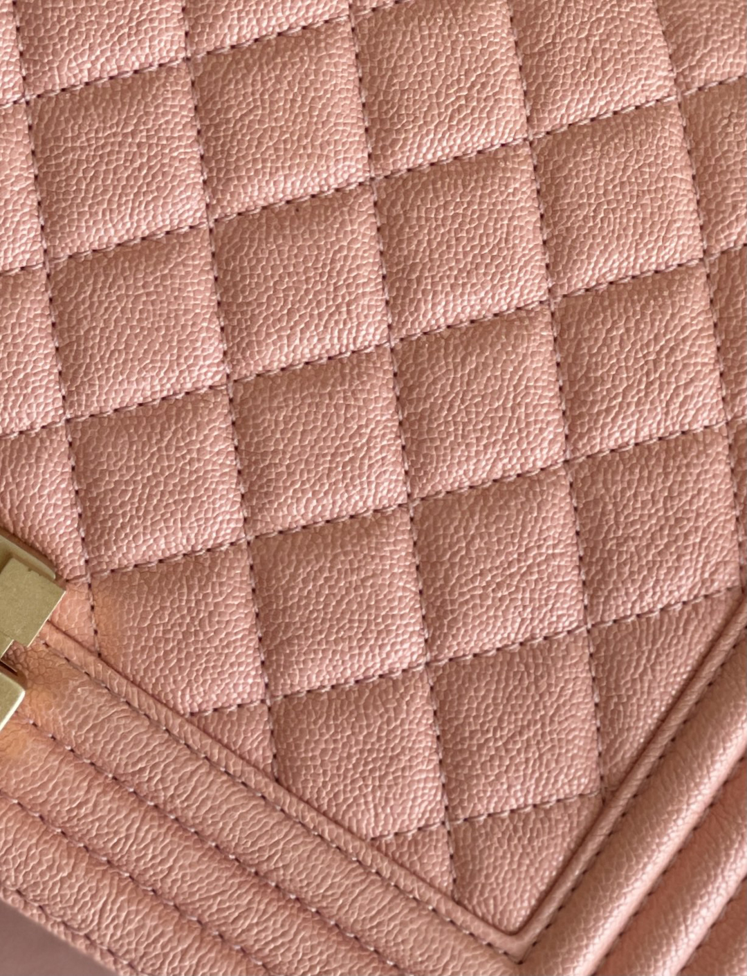 Chanel Leboy-25× 14.5×8cm 肉粉色 24Gold扣 Chanel Leboy-25× 14.5×8cm 肉粉色 24Gold扣