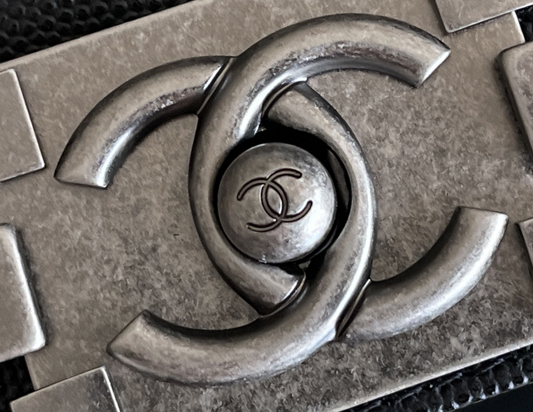Chanel Leboy-25× 14.5×8cm black砂金扣
