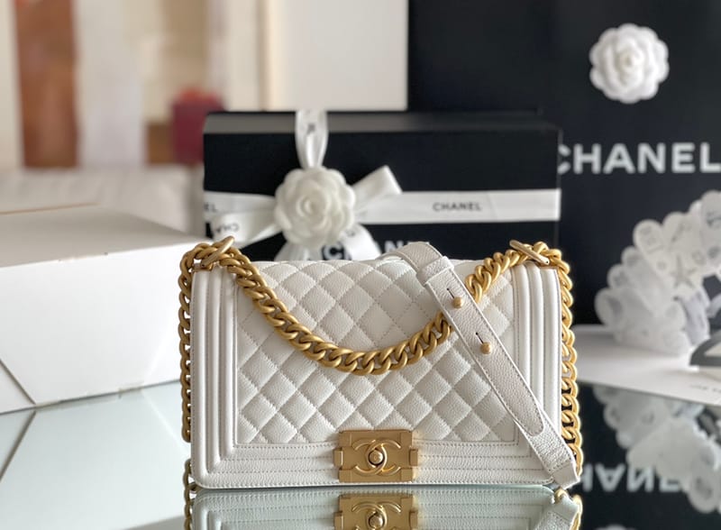 Chanel Leboy-15× 25×9cm  BLACK 砂金扣