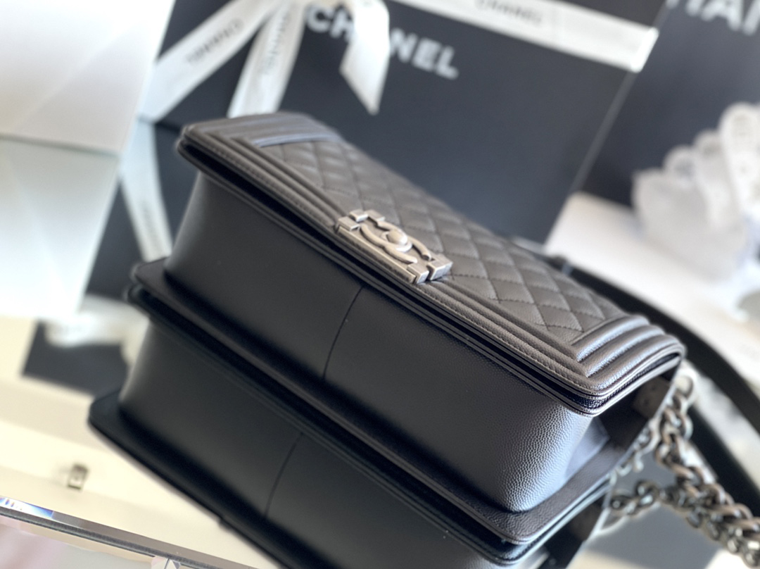Chanel Leboy-25× 14.5×8cm black砂金扣