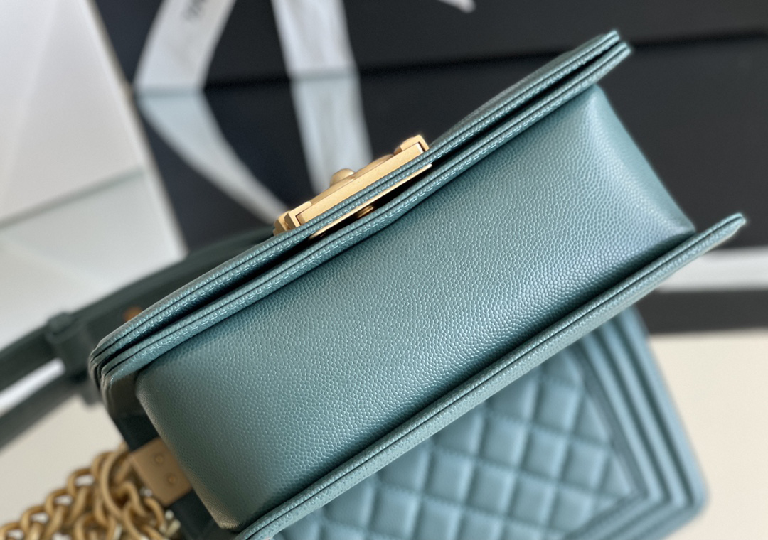 Chanel leboy 20× 12×7cm 松石绿砂金扣