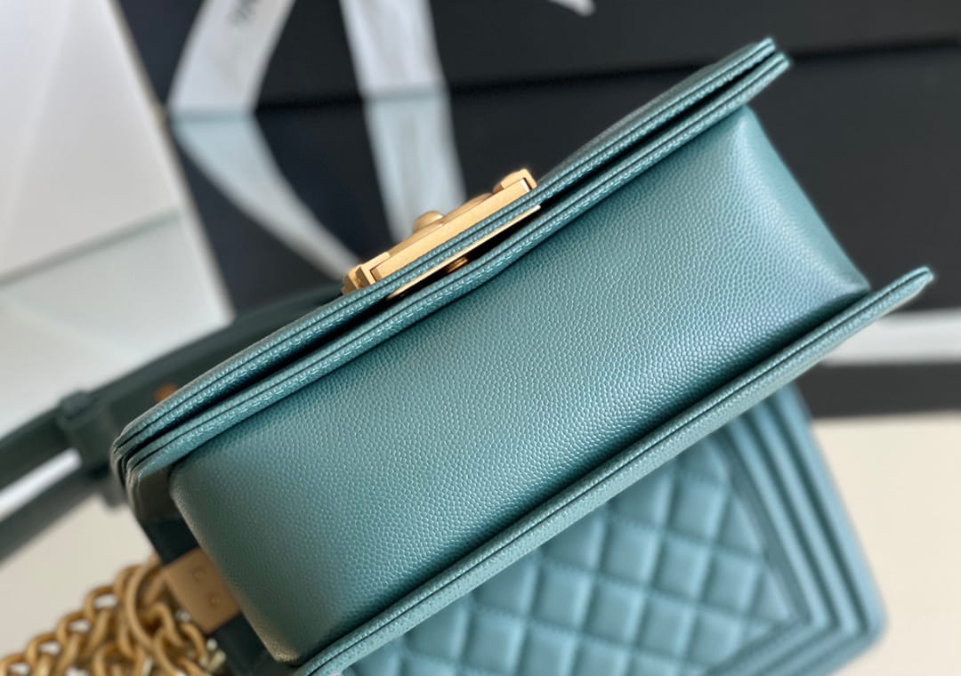 Chanel leboy 20× 12×7cm 绿色砂金扣-6438