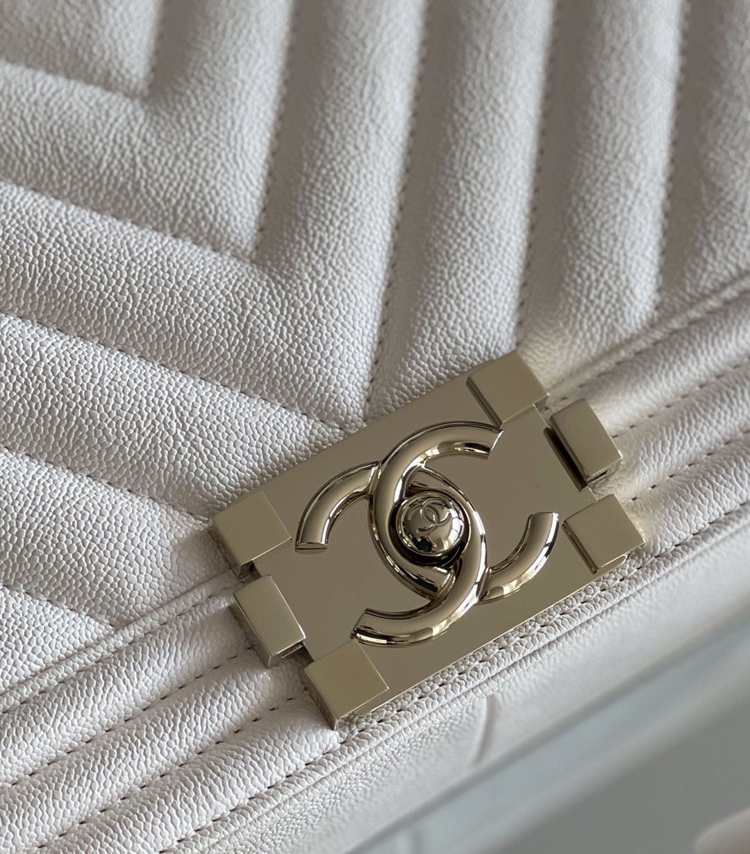 Chanel Leboy-25× 14.5×8cm 午夜蓝浅金扣-7786 Chanel Leboy-25× 14.5×8cm 午夜蓝浅金扣-7786