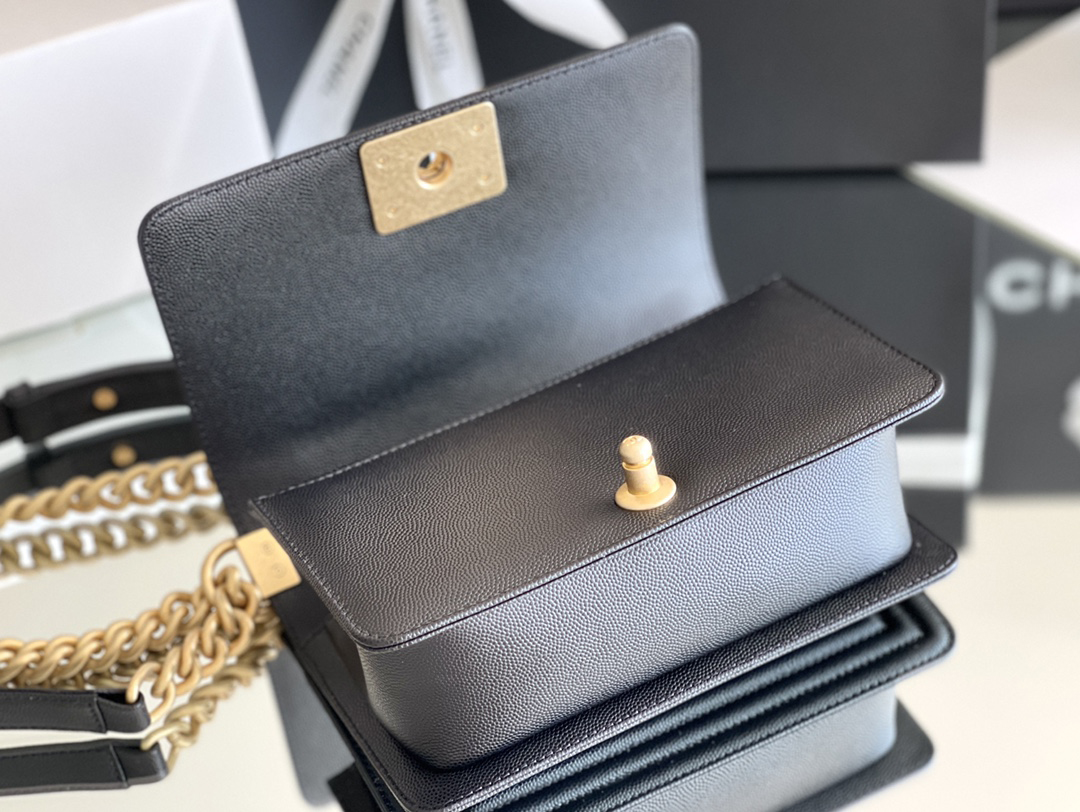 Chanel leboy 20× 12×7cm Black砂金扣