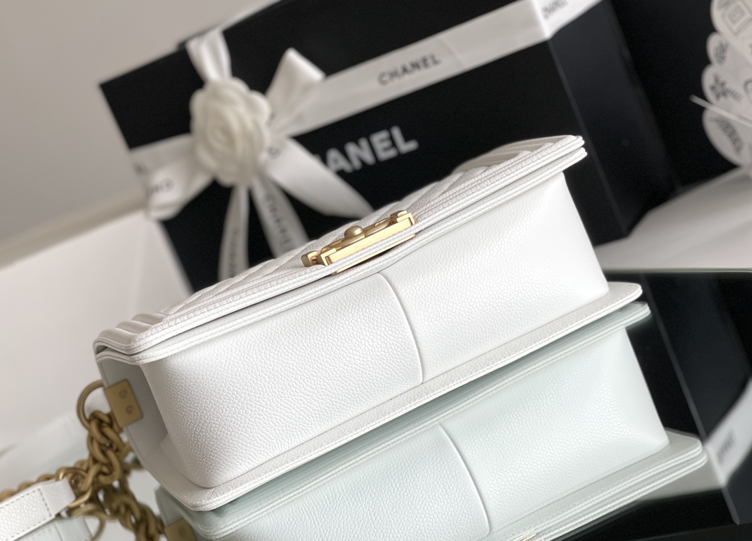Chanel Leboy-15× 25×9cm  BLACK 砂金扣