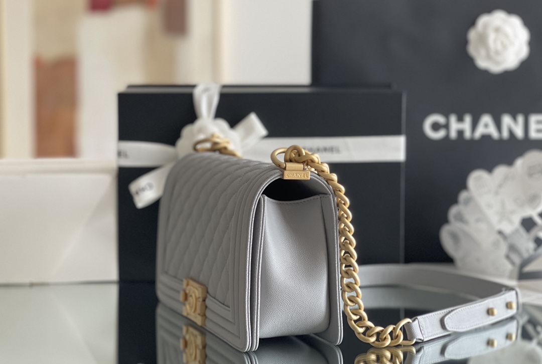 Chanel Leboy-25× 14.5×8cm grey 复砂金扣 Chanel Leboy-25× 14.5×8cm grey 复砂金扣