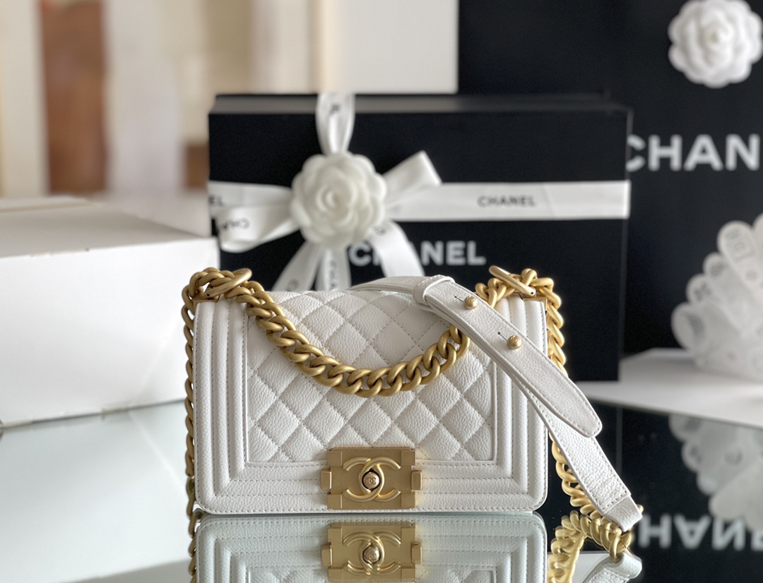 Chanel Leboy-20cm white 砂金扣