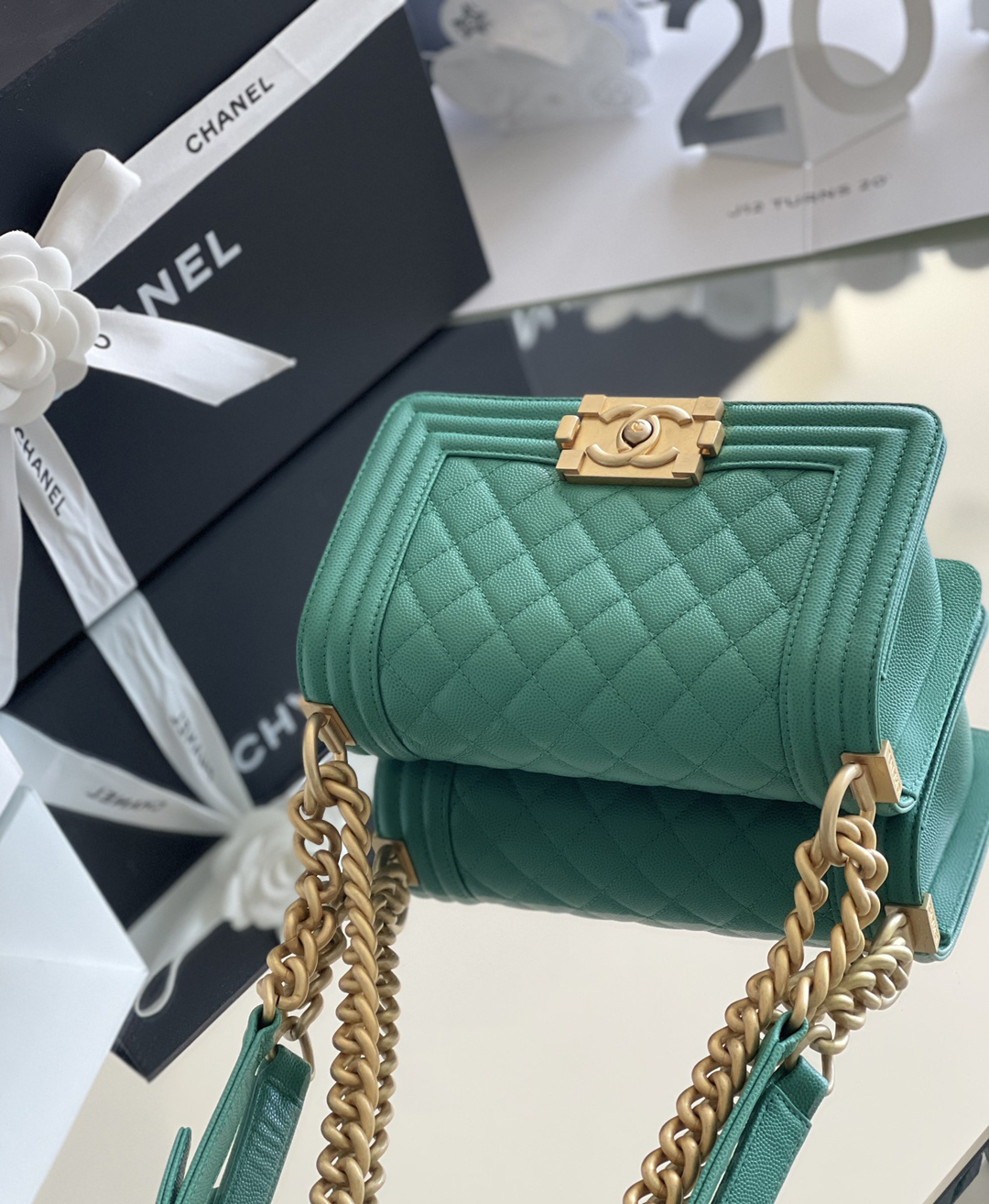 Chanel leboy 20× 12×7cm 绿色砂金扣 Chanel leboy 20× 12×7cm 绿色砂金扣