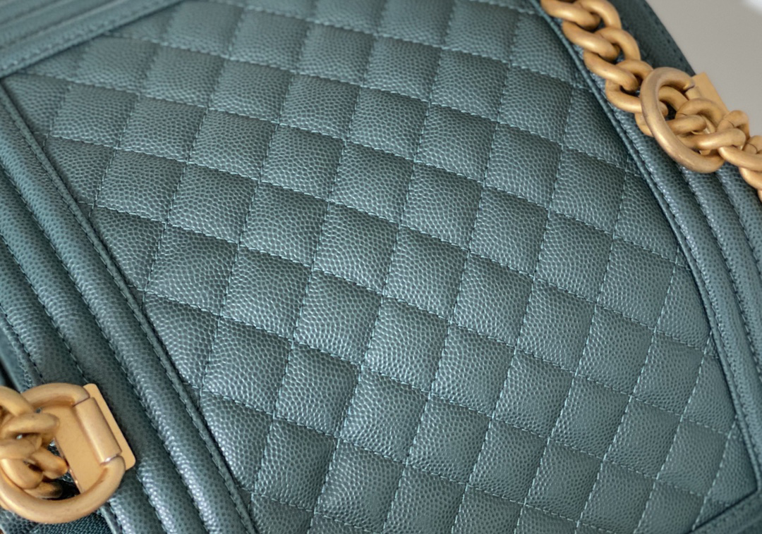 Chanel leboy 20× 12×7cm 松石绿砂金扣