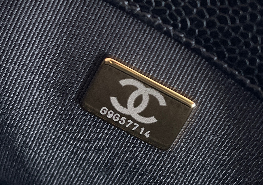 Chanel Leboy-15× 25×9cm BLACK 砂金扣 Chanel Leboy-15× 25×9cm BLACK 砂金扣
