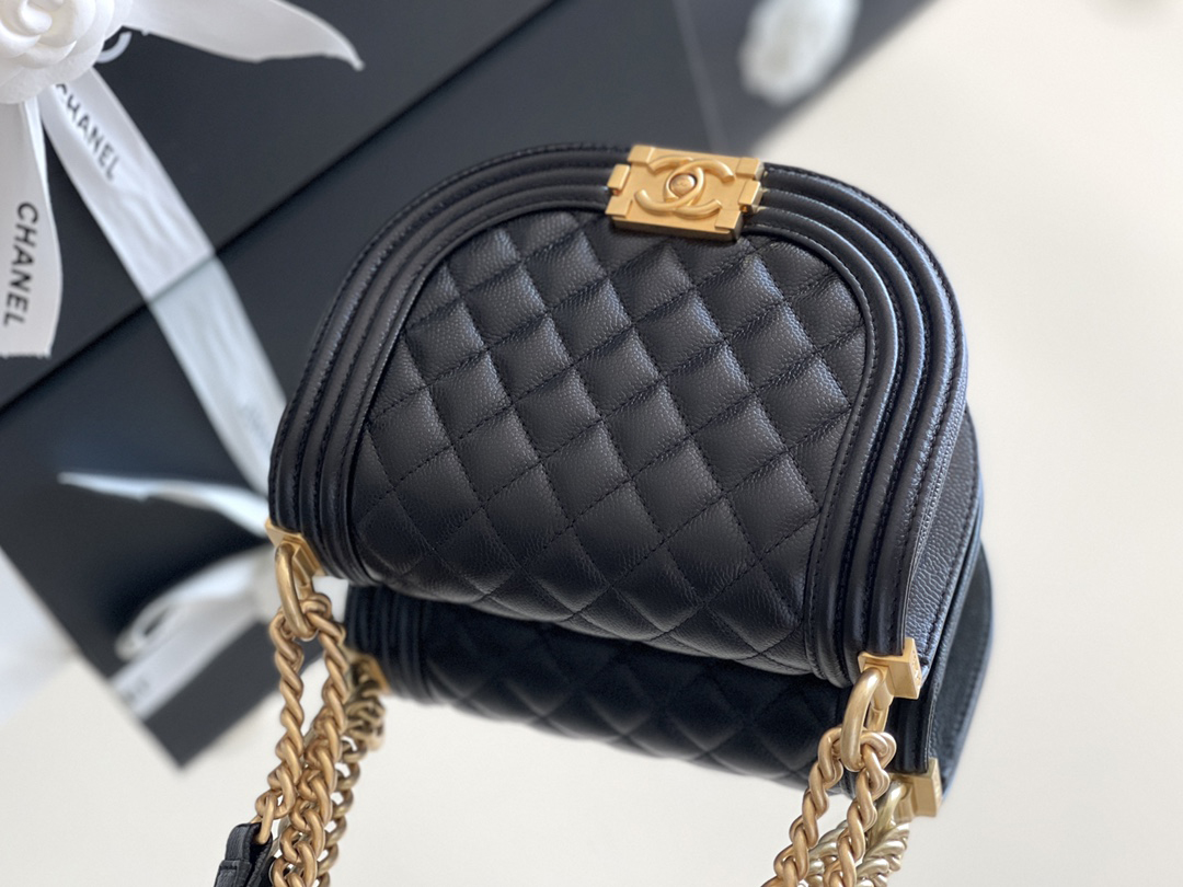 Chanel leboy-18× 13×6cm 黑色