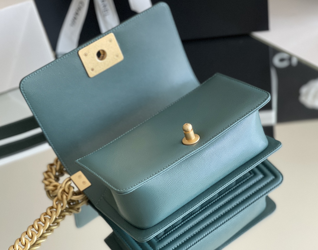 Chanel leboy 20× 12×7cm 松石绿砂金扣