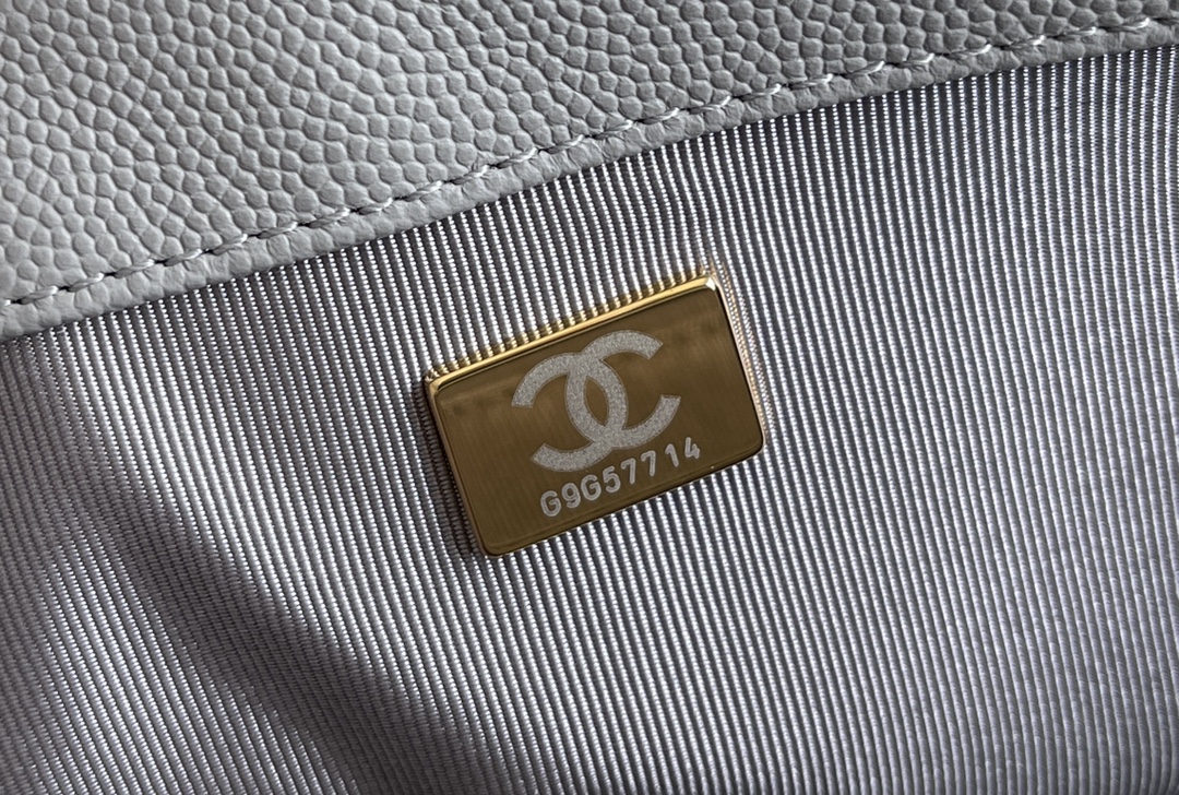 Chanel Leboy-25× 14.5×8cm grey 复砂金扣 Chanel Leboy-25× 14.5×8cm grey 复砂金扣