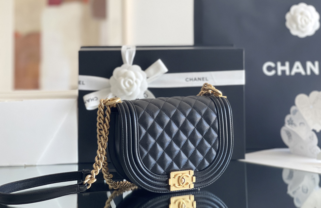 Chanel leboy-18× 13×6cm 黑色