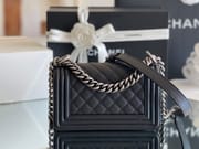 Chanel leboy 20× 12×7cm Black砂金扣-7517