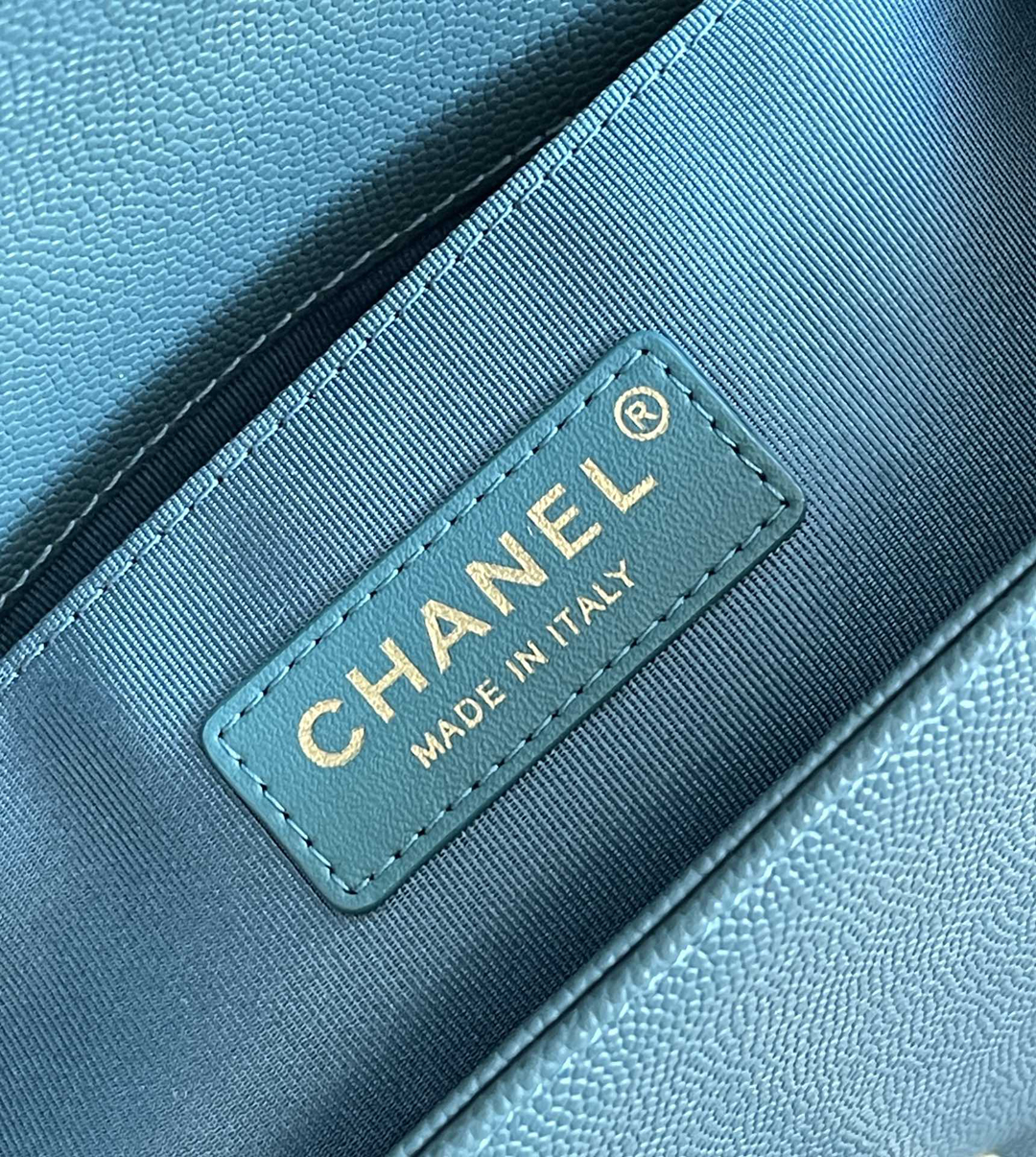 Chanel leboy 20× 12×7cm 松石绿砂金扣