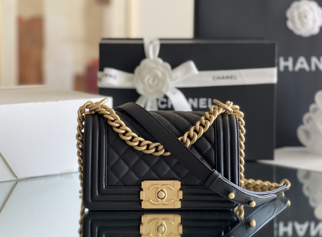 Chanel leboy 20× 12×7cm Black砂金扣