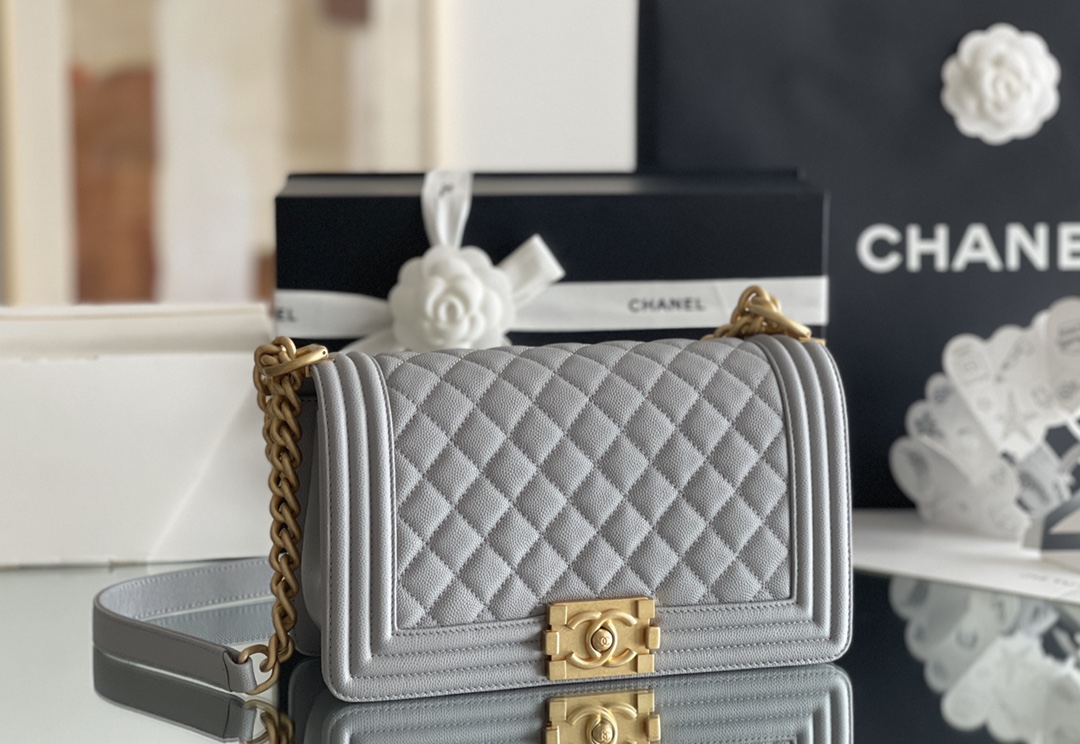 Chanel Leboy-25× 14.5×8cm grey 复砂金扣 Chanel Leboy-25× 14.5×8cm grey 复砂金扣