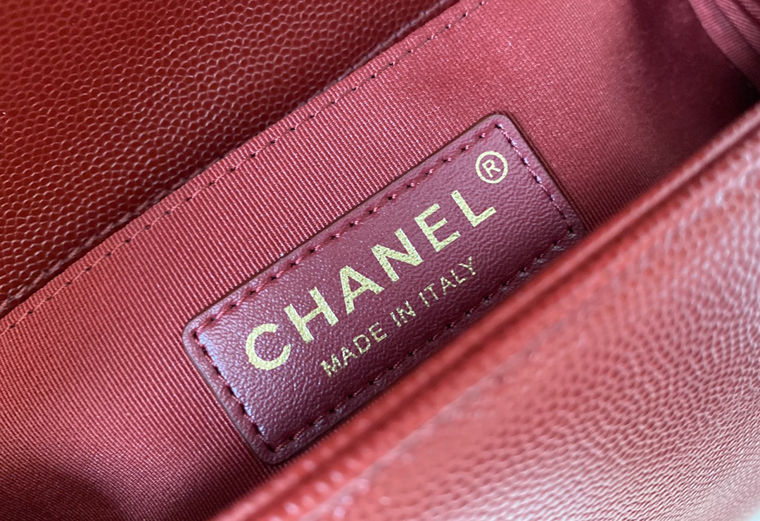 Chanel leboy 20× 12×7cm 酒红色砂金扣 Chanel leboy 20× 12×7cm 酒红色砂金扣