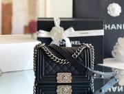 Chanel leboy 20× 12×7cm Black砂金扣-7517