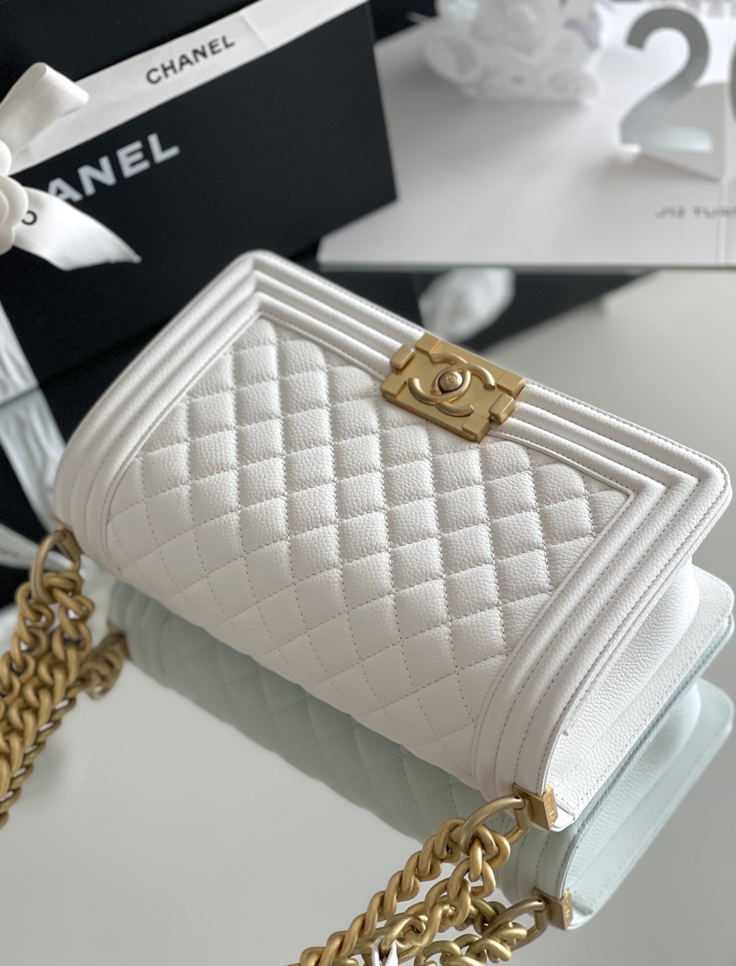 Chanel Leboy-15× 25×9cm  BLACK 砂金扣