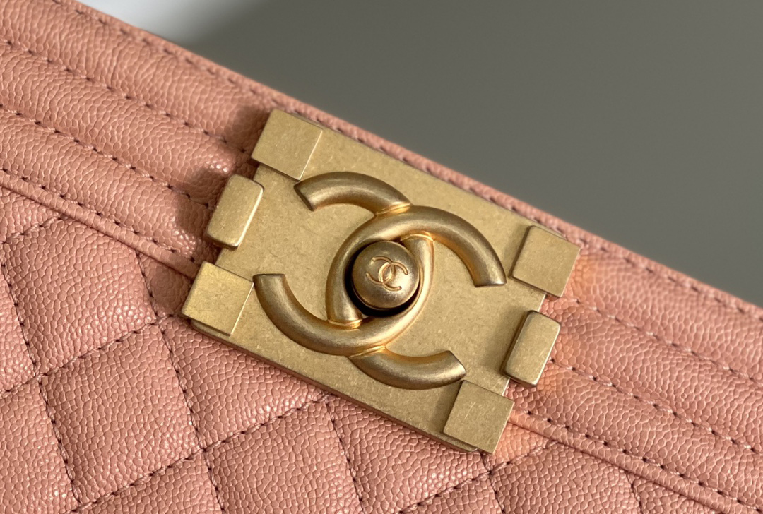 Chanel Leboy-25× 14.5×8cm 肉粉色 24Gold扣 Chanel Leboy-25× 14.5×8cm 肉粉色 24Gold扣