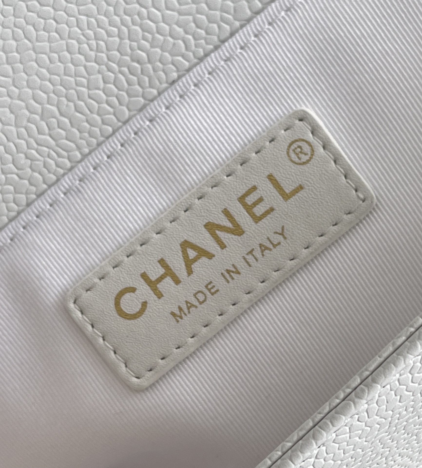 Chanel Leboy-15× 25×9cm  BLACK 砂金扣