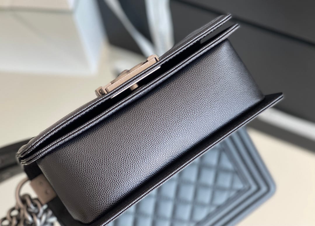 Chanel leboy 20× 12×7cm Black砂金扣-7517