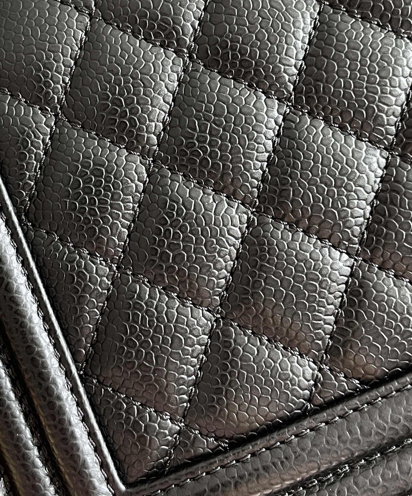 Chanel Leboy-15× 25×9cm BLACK 砂金扣 Chanel Leboy-15× 25×9cm BLACK 砂金扣
