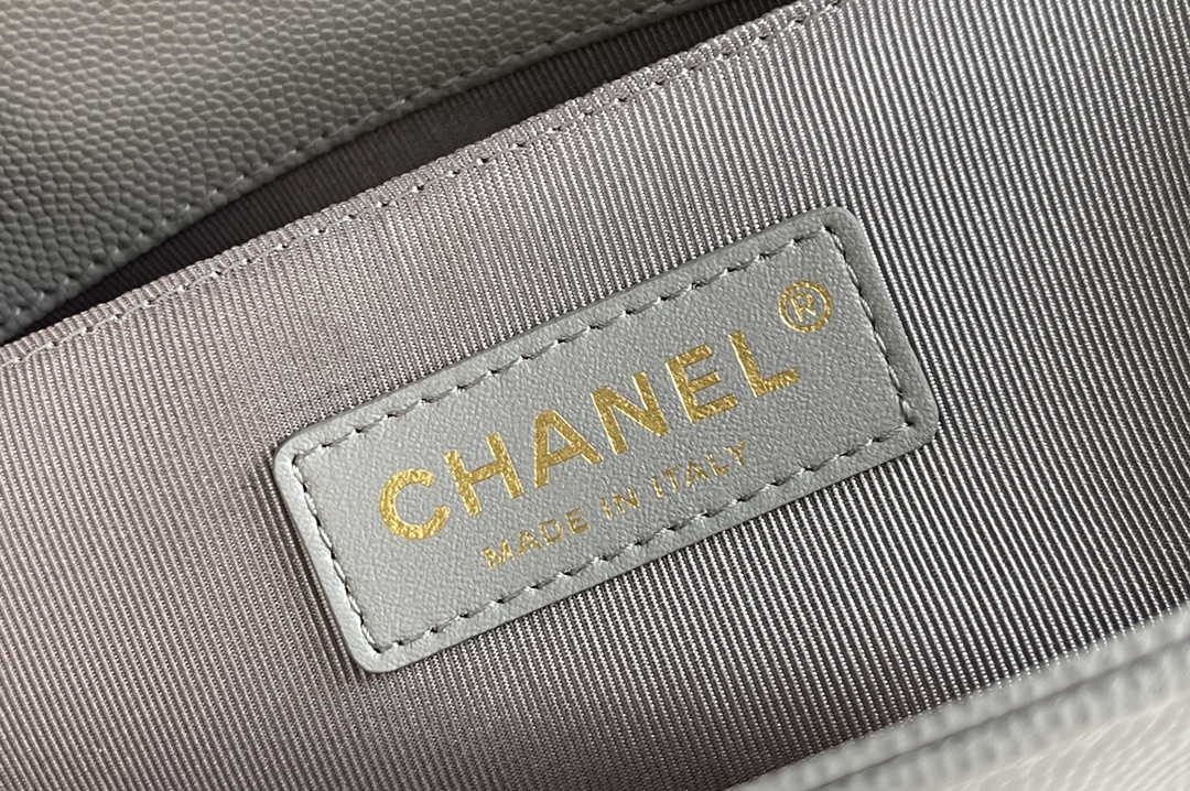Chanel Leboy-25× 14.5×8cm grey 复砂金扣 Chanel Leboy-25× 14.5×8cm grey 复砂金扣