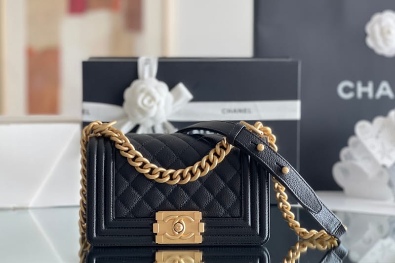 Chanel Leboy-12× 20.5×8.5cm black Gold