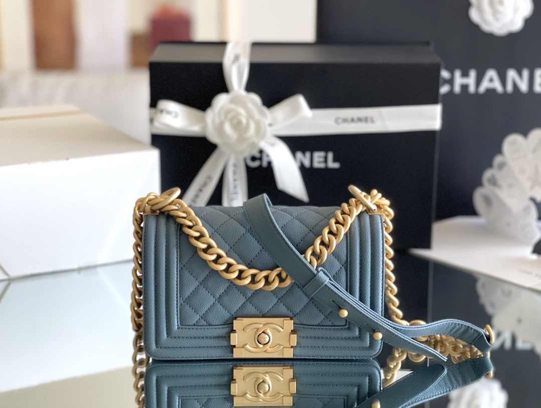 Chanel leboy 20× 12×7cm 雾霾蓝砂金扣