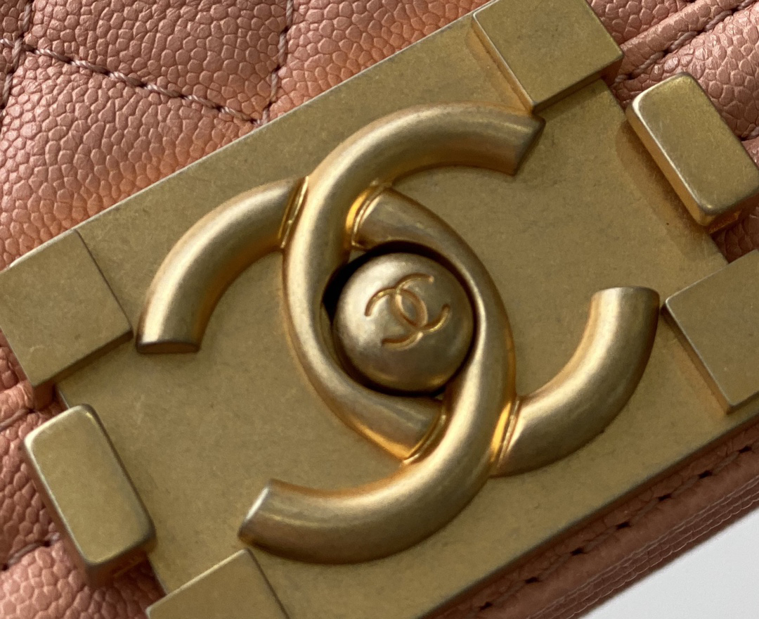 Chanel Leboy-25× 14.5×8cm 肉粉色 24Gold扣 Chanel Leboy-25× 14.5×8cm 肉粉色 24Gold扣