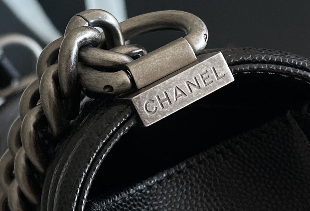 Chanel Leboy-25× 14.5×8cm black砂金扣