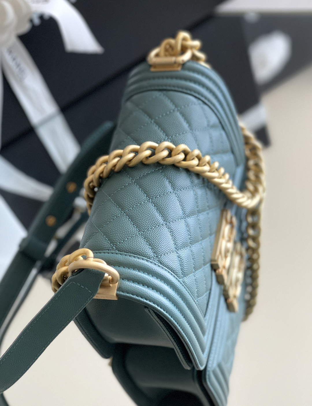 Chanel leboy 20× 12×7cm 松石绿砂金扣