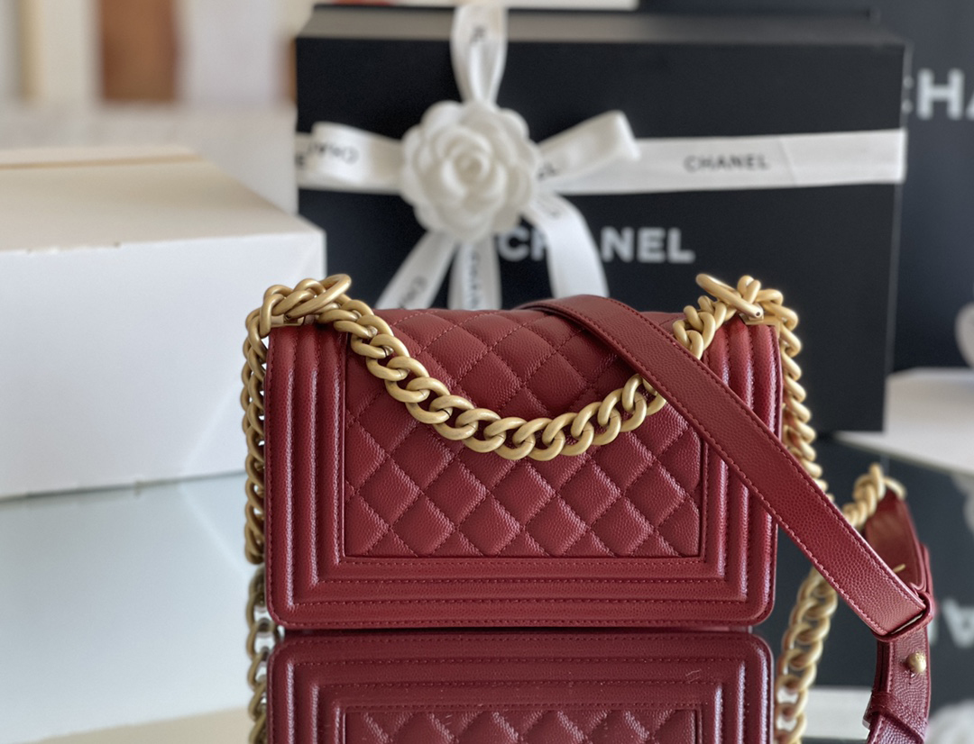 Chanel leboy 20× 12×7cm 酒红色砂金扣 Chanel leboy 20× 12×7cm 酒红色砂金扣