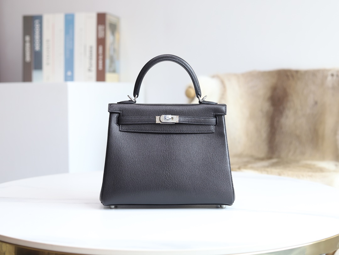 KELLY25 89 NOIR CHEVRE PHW