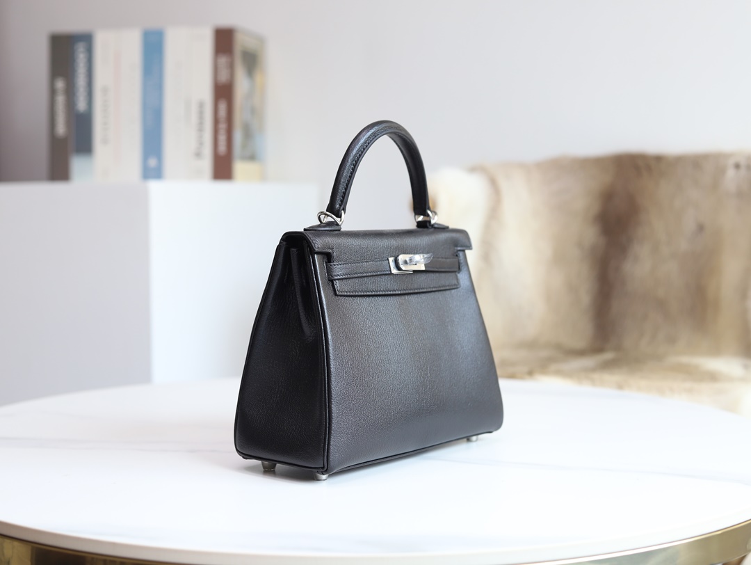KELLY25 89 NOIR CHEVRE PHW