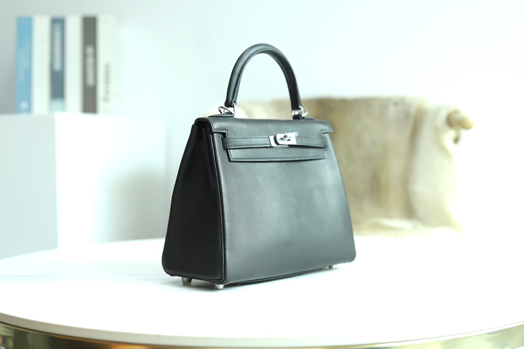 【 STOCK 】89 NOIR BLACK BARENIA KELLY25 PHW