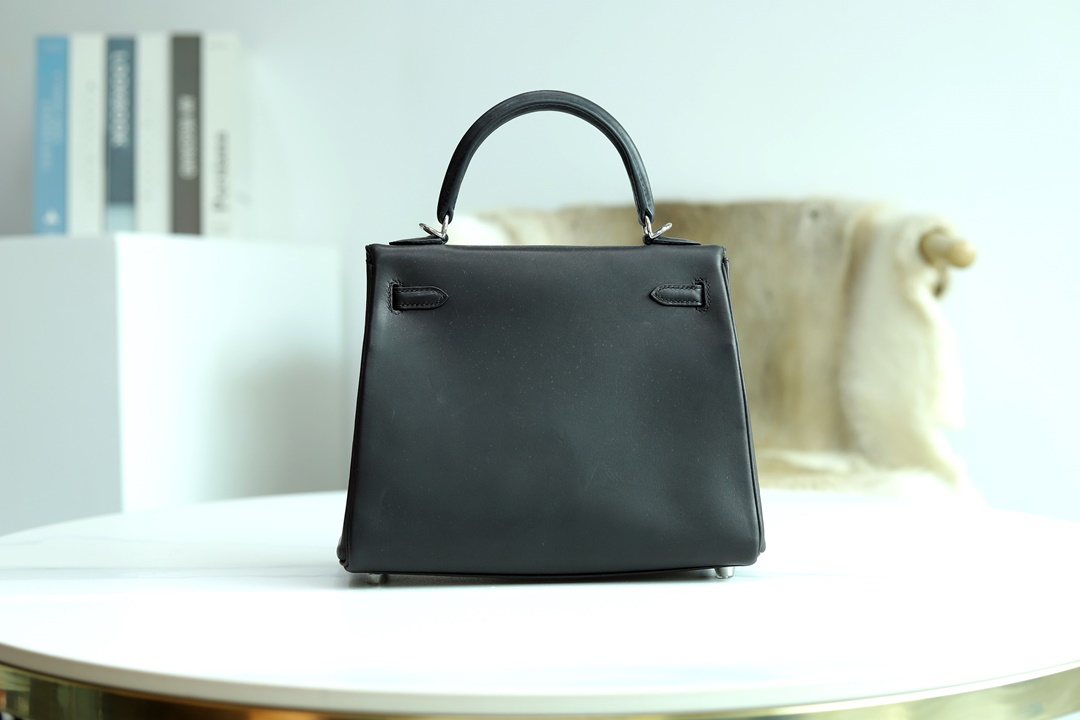 【 STOCK 】89 NOIR BLACK BARENIA KELLY25 PHW
