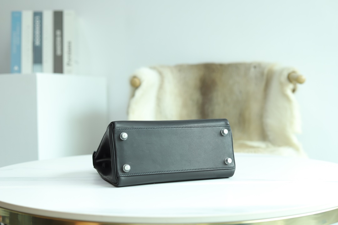 【 STOCK 】89 NOIR BLACK BARENIA KELLY25 PHW