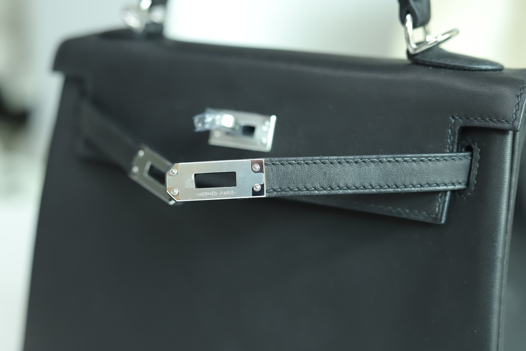 【 STOCK 】89 NOIR BLACK BARENIA KELLY25 PHW