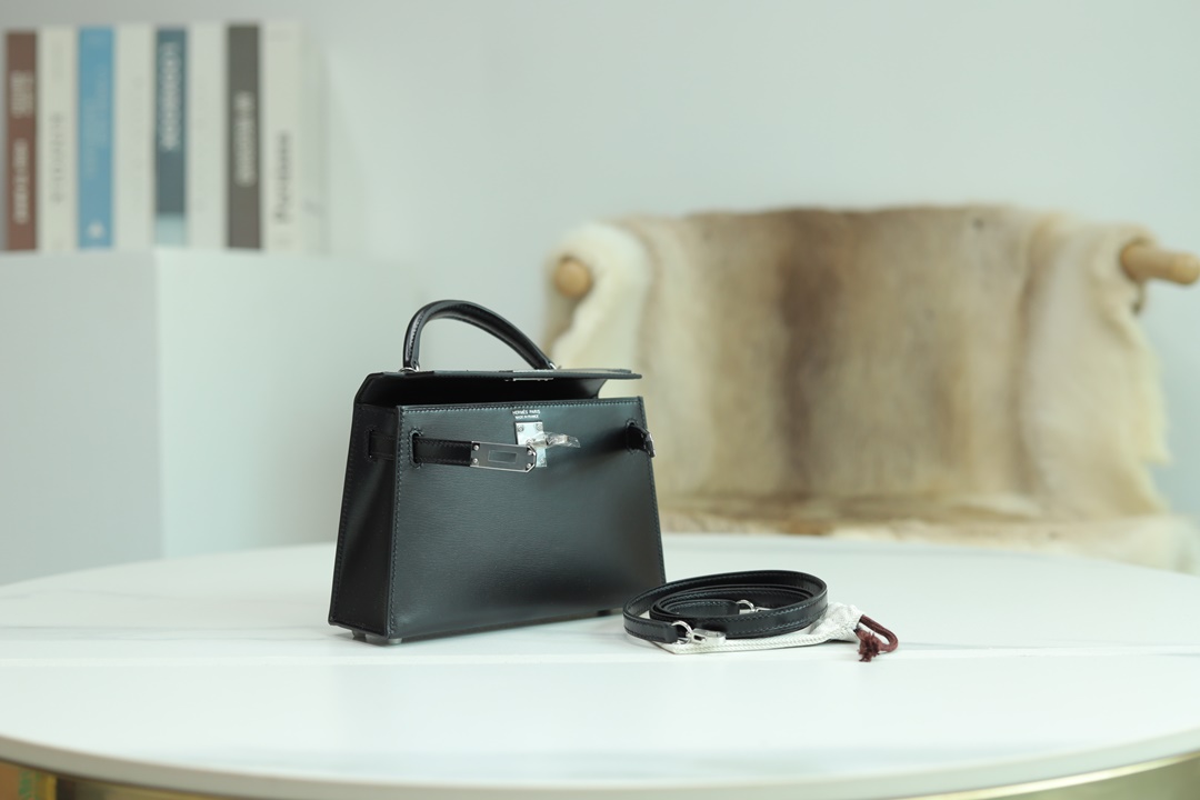 89 NOIR KELLY MINI II EPSOM GHW