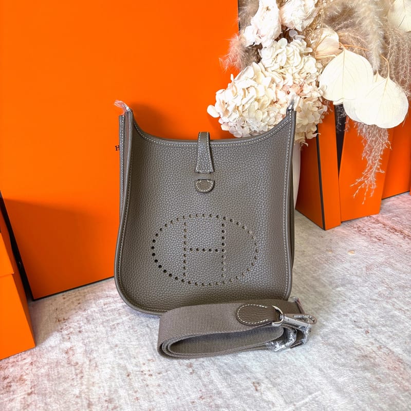 Evelyn 23cm Clemence 18 Etoupe Phw