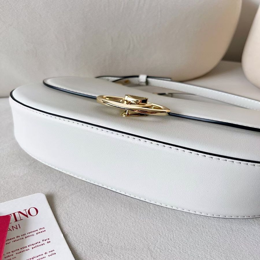 お買い得！！★Valentino★ Rockstud ナッパレザー ハンドバッグ ヴァレンティノ ロックスタッズ ハンドバッグ ショルダーバッグ