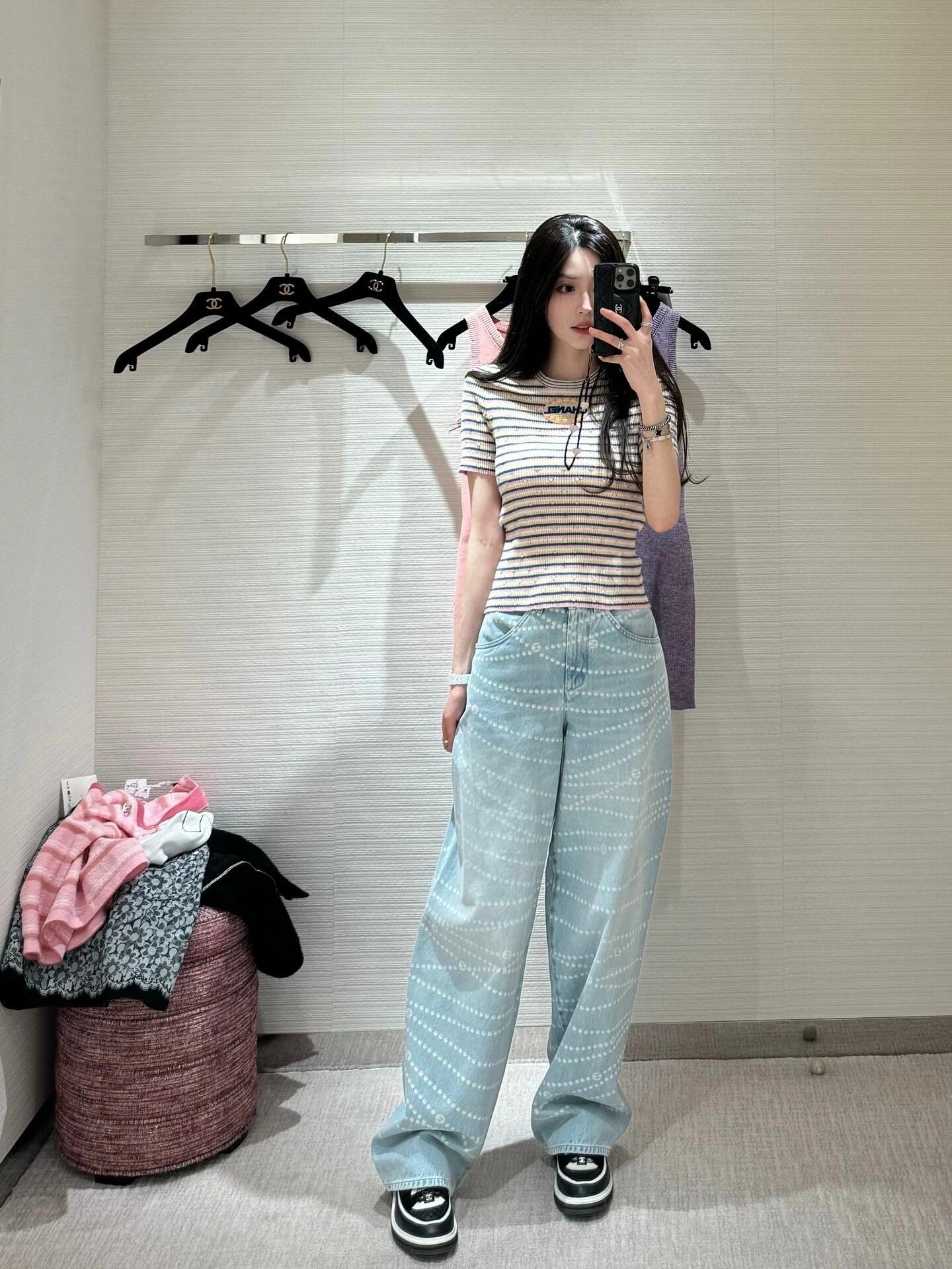 【CHANEL】25p パールデザイン★ワイドデニムパンツ 25P☆パールデザインがポイント☆】CHANEL ワイドデニムパンツ